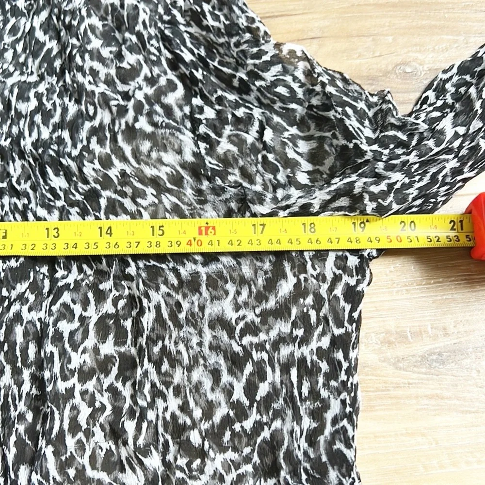 Casual Studio Blouse - Picture 9 of 15